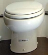 Kpl. Keramik-WC Sanimarin 31, weiss, mit integrierter Kleinhebeanlage, Wasserspülung, gesteuerter Pumpe, für Garten, Boot, Wohnmobil - 12 V Kpl. Keramik-WC Sanimarin 31, weiss, mit integrierter Kleinhebeanlage, Wasserspülung, gesteuerter Pumpe, für Garten, Boot, Wohnmobil - 12 V